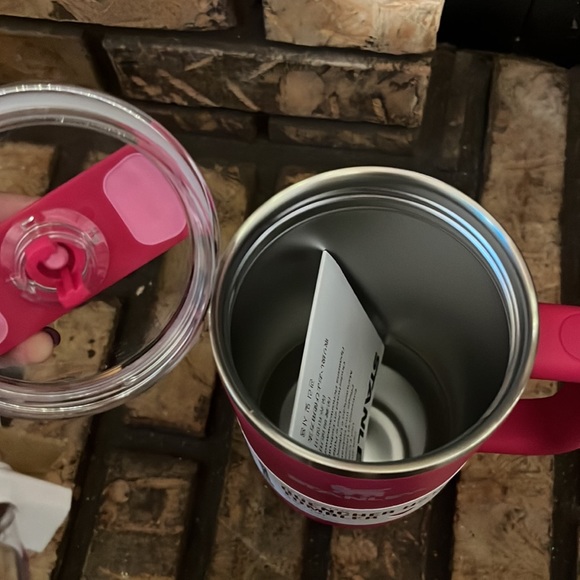 LAST ONE!! Stanley Valentine’s Day Limited Edition 40oz Quencher Cosmo Pink - Picture 8 of 9